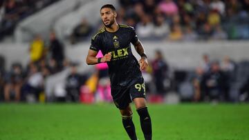 Denis Bouanga gives LAFC the lead!